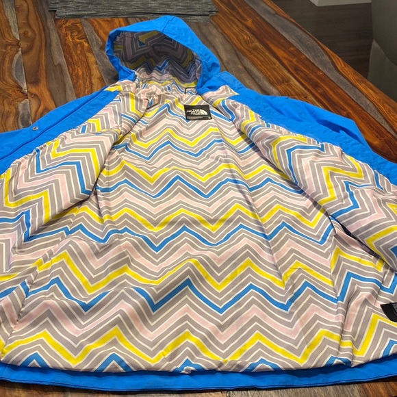 Womans NORTH FACE jacket - Picture 4 of 5